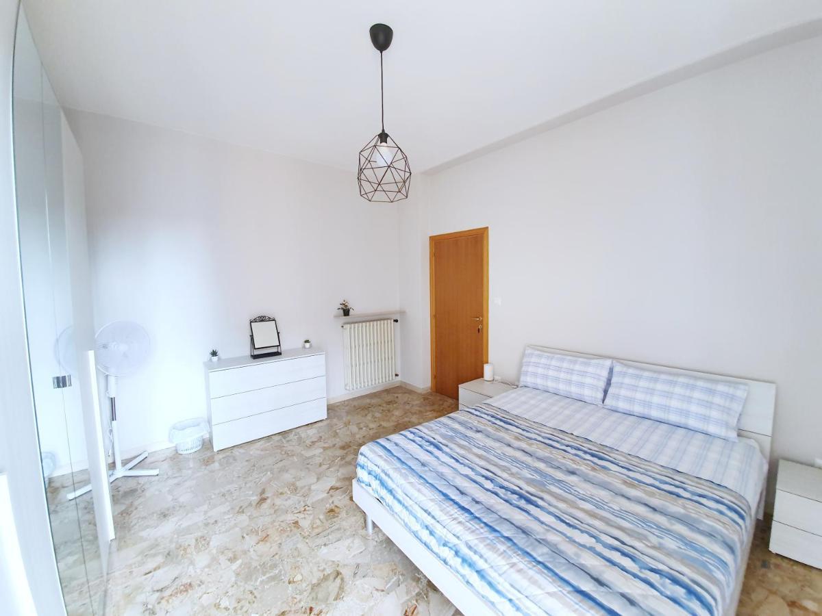 Affittacamere Zona Caserma-Stazione Фолиньо Екстериор снимка