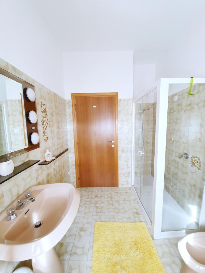 Affittacamere Zona Caserma-Stazione Фолиньо Екстериор снимка