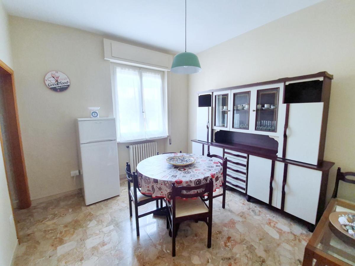 Affittacamere Zona Caserma-Stazione Фолиньо Екстериор снимка